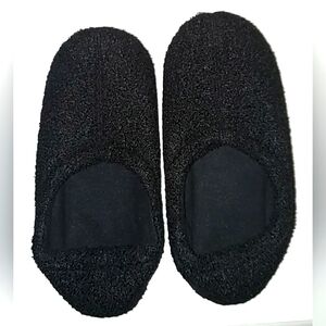 AZORN Cozy & Chic Black Fuzzy Slippers NIB Size: L (US Women's 9 - 10)